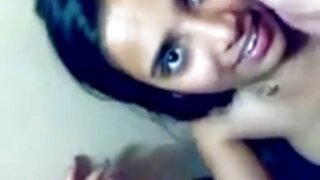 दोन हॉट गोरे निकोल अॅनिस्टन आणि ब्रेट रॉसी मांजर चाटत आहेत