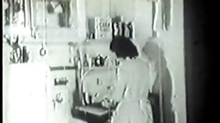 सेक्सी लेस्बियन बेब तिची घट्ट मांजर डिल्डो टॉयने चोदते